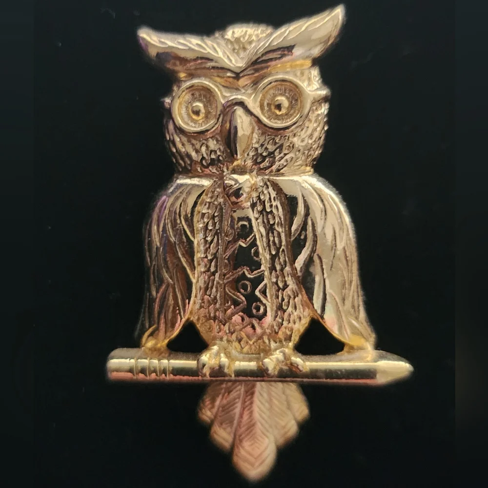 Torino Gold Tone Brooch Owl Movable Tail Vintage